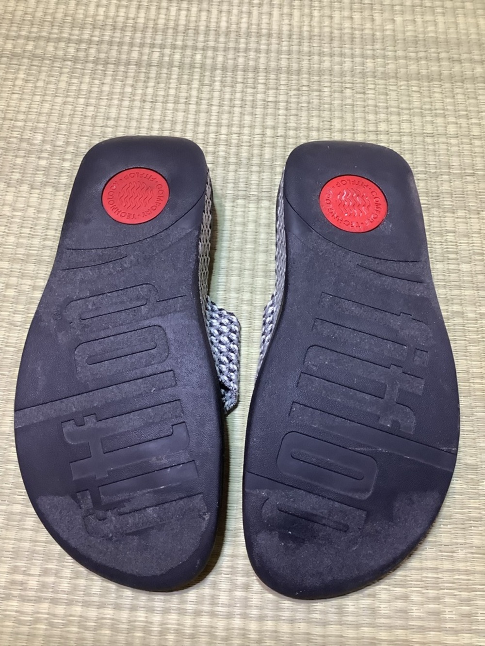 FitFlop Surfa Black Flip Flop Sandals with Grey Woven Straps - Picture 5 of 9